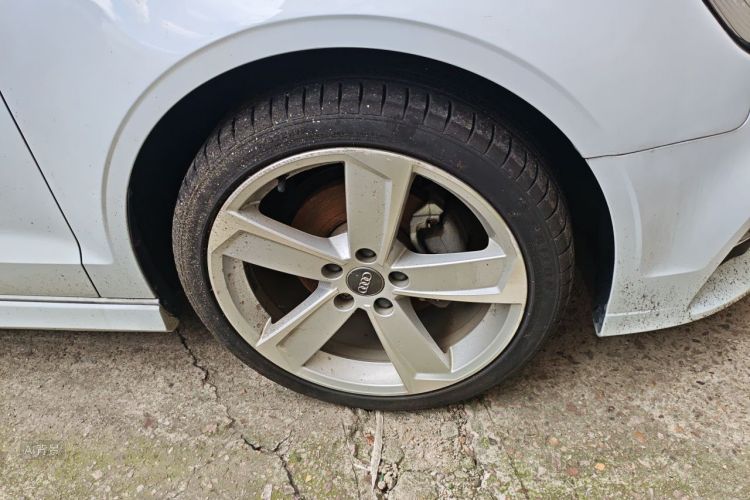 Audi A3 2019 car image #9