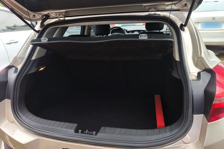 GEELY Emgrand GS 2016 car image #19