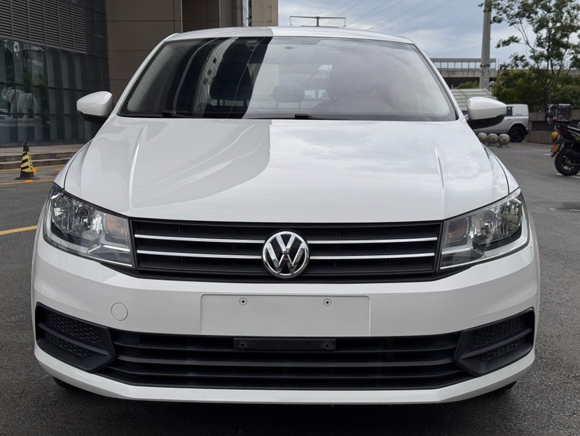 Volkswagen Santana 2017 car image #2