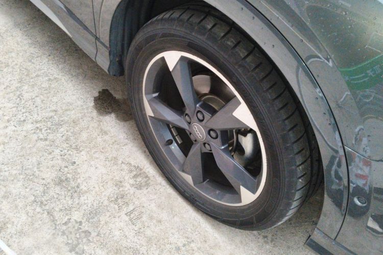 Audi Q3 2021 car image #8