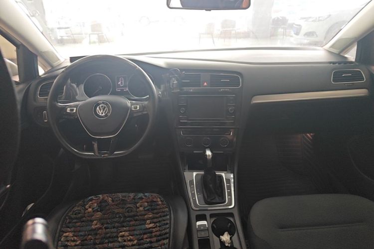 Volkswagen Golf 2018 car image #10
