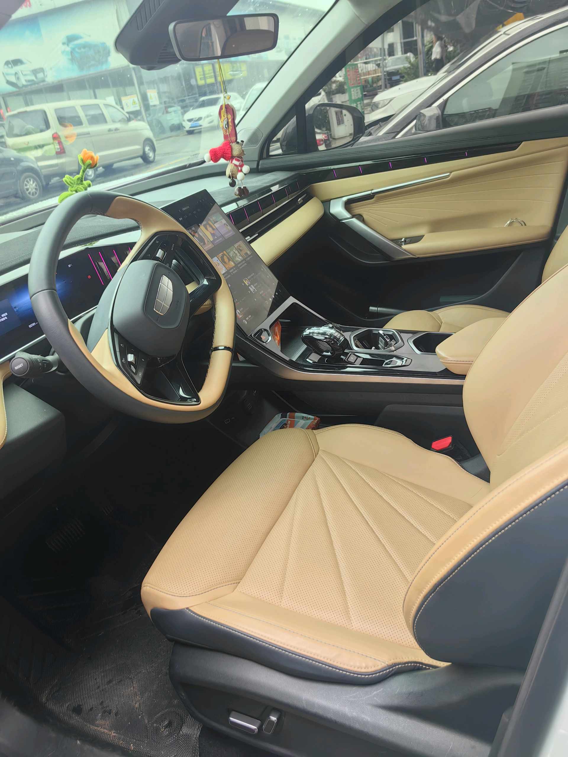GEELY Boyue L 2023 car image #5
