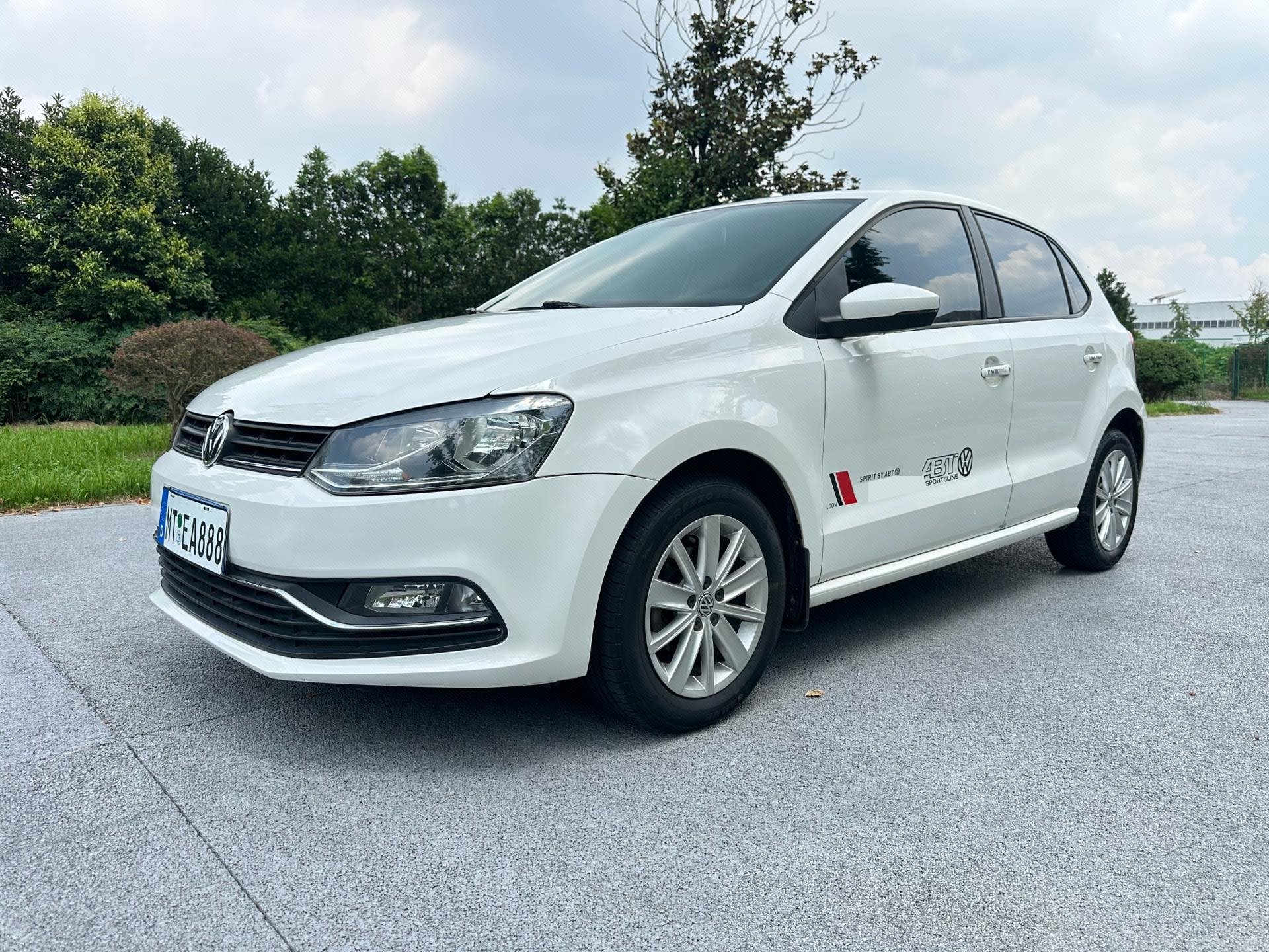 Volkswagen Polo 2014 car image 