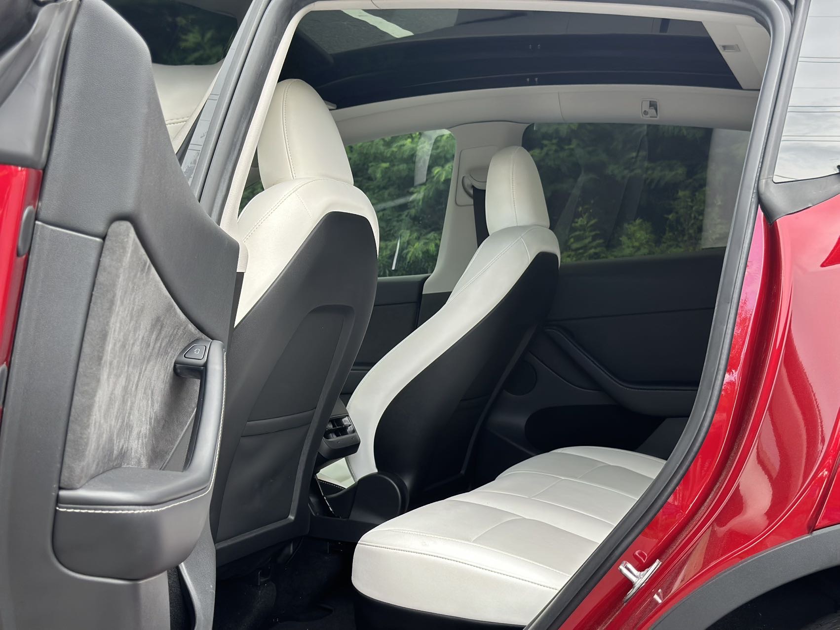 Tesla Model Y 2024 car image #4