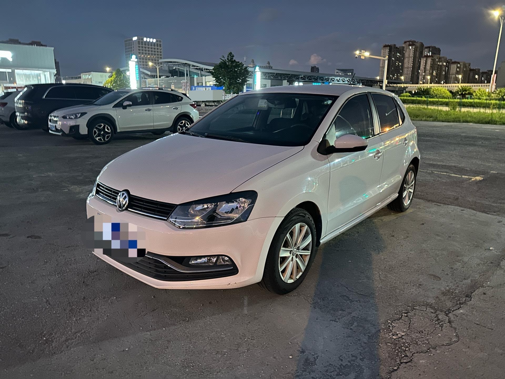 Volkswagen Polo 2014 Volkswagen Polo 2014 car image