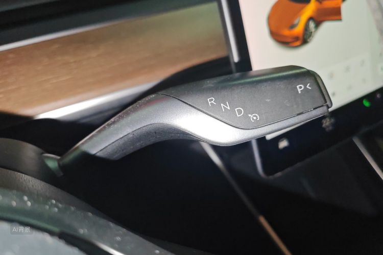 Tesla Model 3 2020 immagine di auto #16