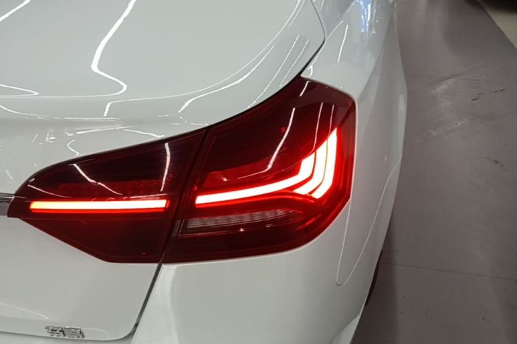GEELY Emgrand 2021 car image #8