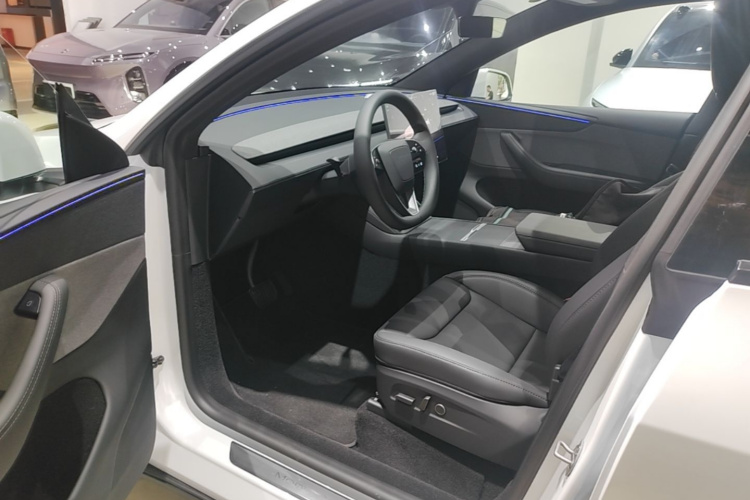 Tesla Model Y 2026 car image #16