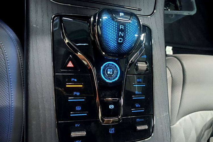 BYD Han 2025 car image #21