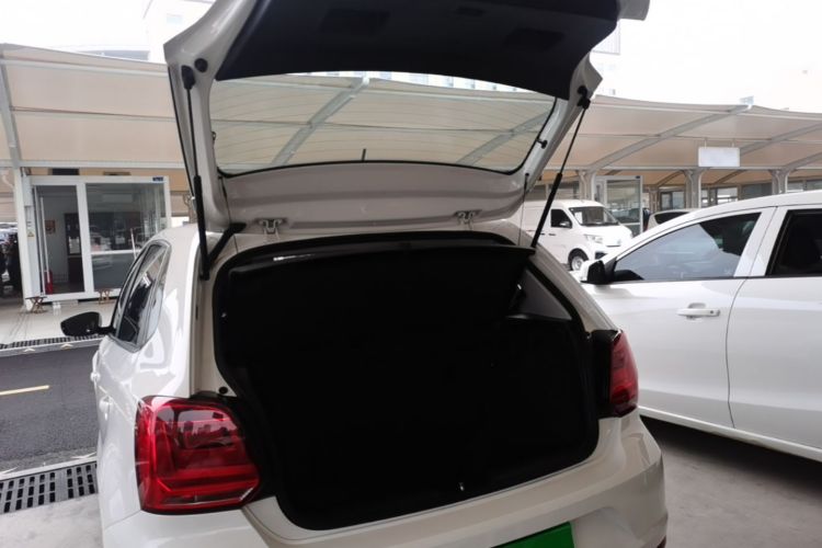 Volkswagen Polo 2016 #19 Volkswagen Polo 2016 car image #19