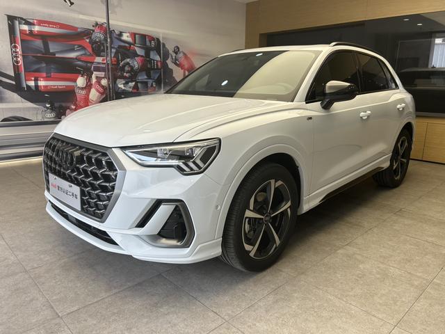 Audi Q3 2025 car image #10