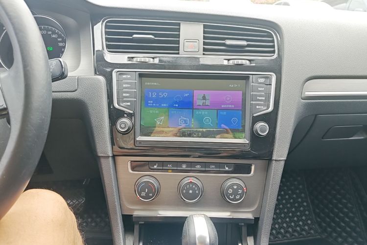 Volkswagen Golf 2016 car image #13
