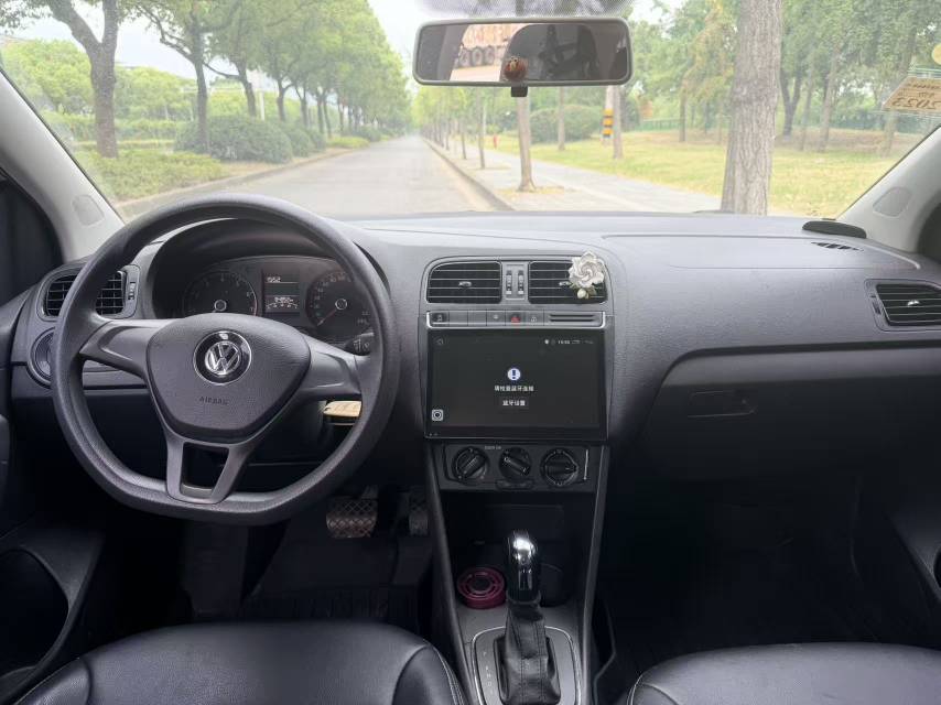 Volkswagen Polo 2019 car image #9