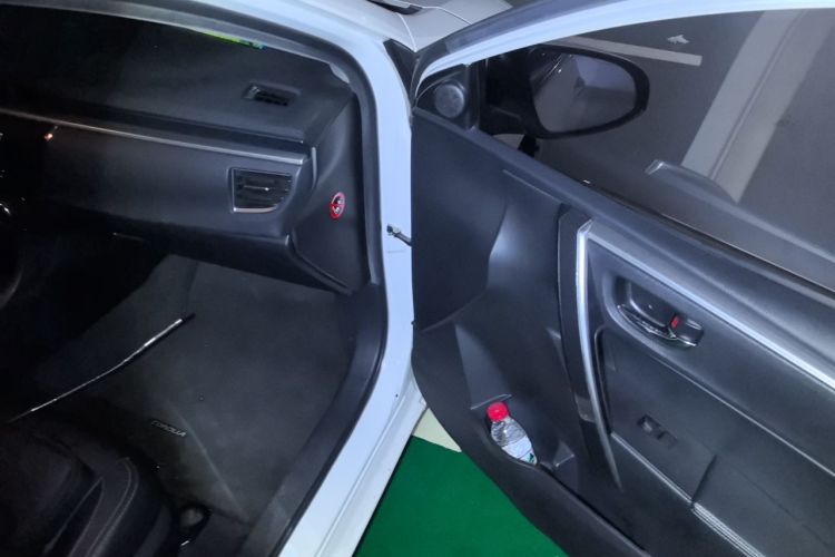 Toyota Corolla 2017 car image #25