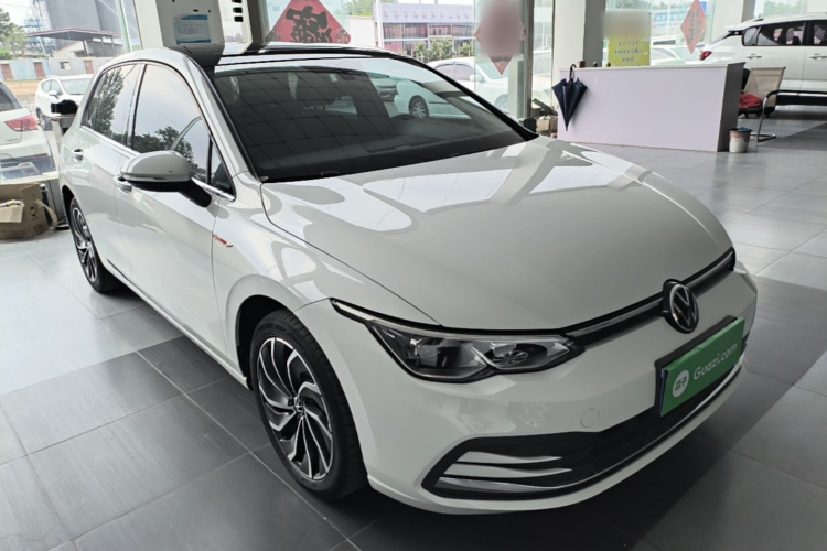 Volkswagen Golf 2023 car image #6
