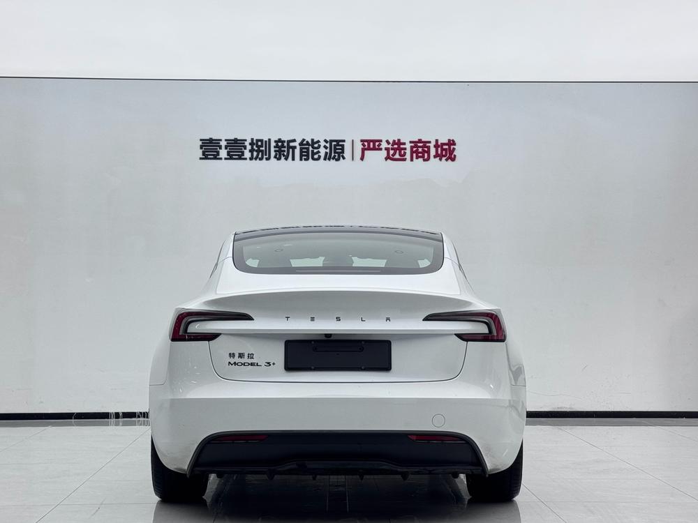 Tesla Model 3 2026 car image #3
