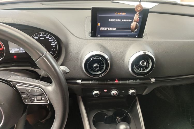 Audi A3 2019 car image #13