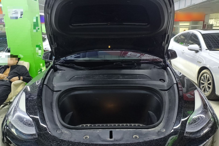 Tesla Model Y 2023 #20 Tesla Model Y 2023 car image #20
