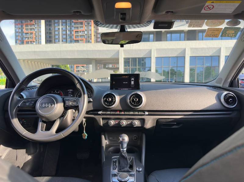 Audi A3 2018 car image #8