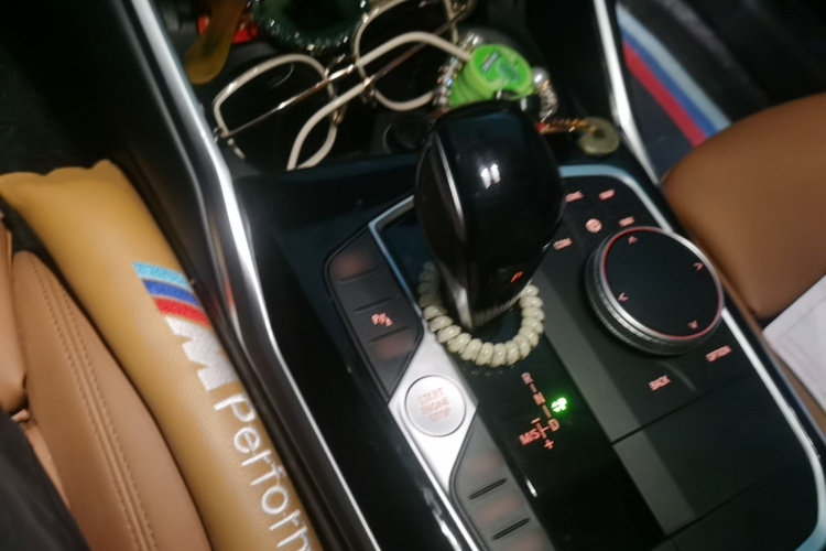 BMW 3 Series 2020 car image #18