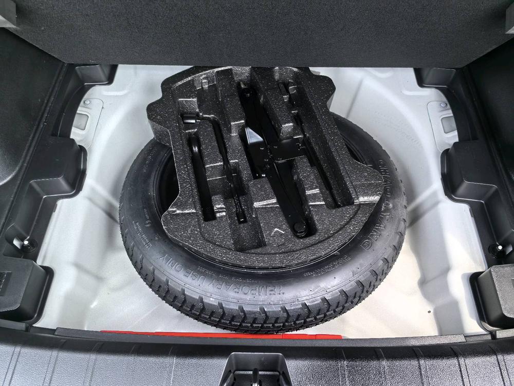 GEELY Coolray 2023 car image #16