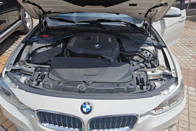 BMW 3 Series 2019 car image #22