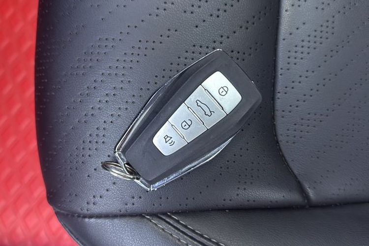 GEELY Emgrand 2023 car image #14