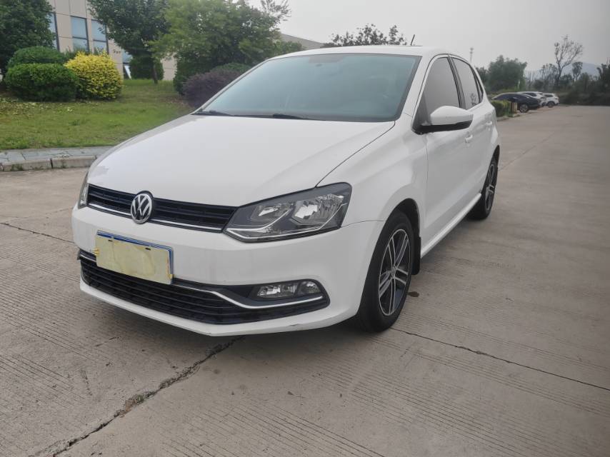 Volkswagen Polo 2018 car image 