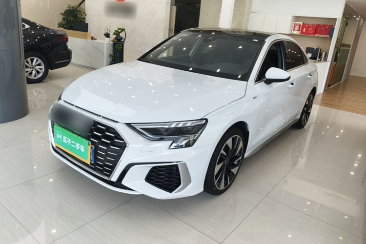 Audi A3 2024 immagine di auto #2