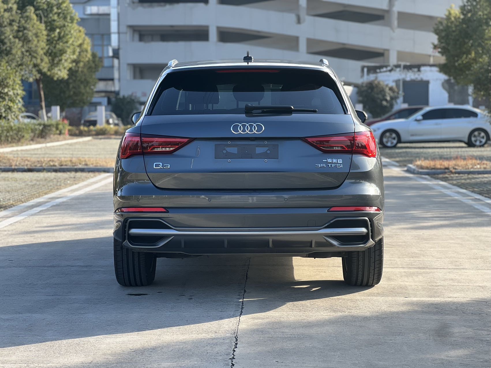 Audi Q3 2023 car image #5