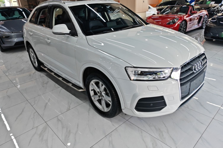 Audi Q3 2018 car image #4
