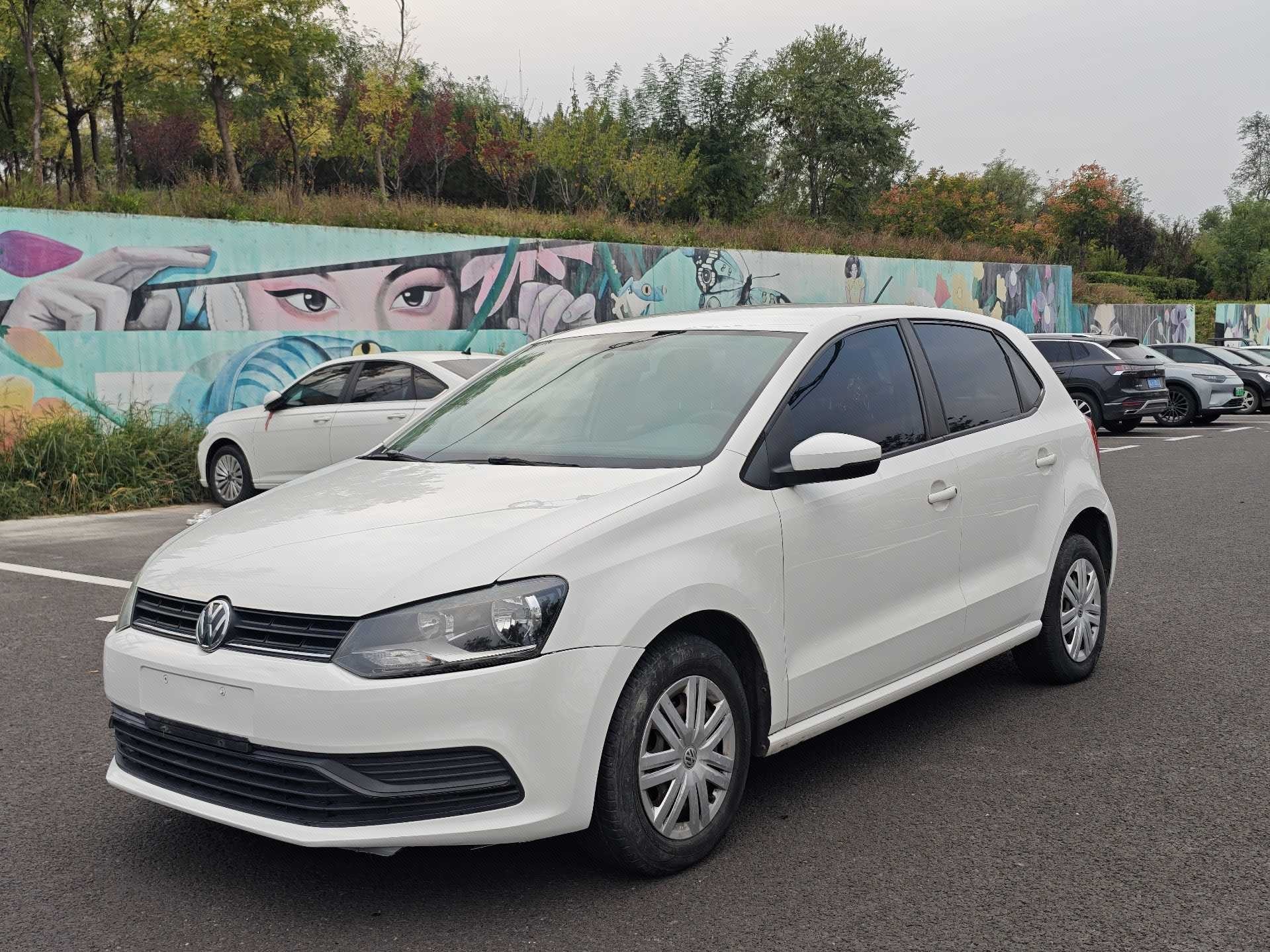 Volkswagen Polo 2016 car image 
