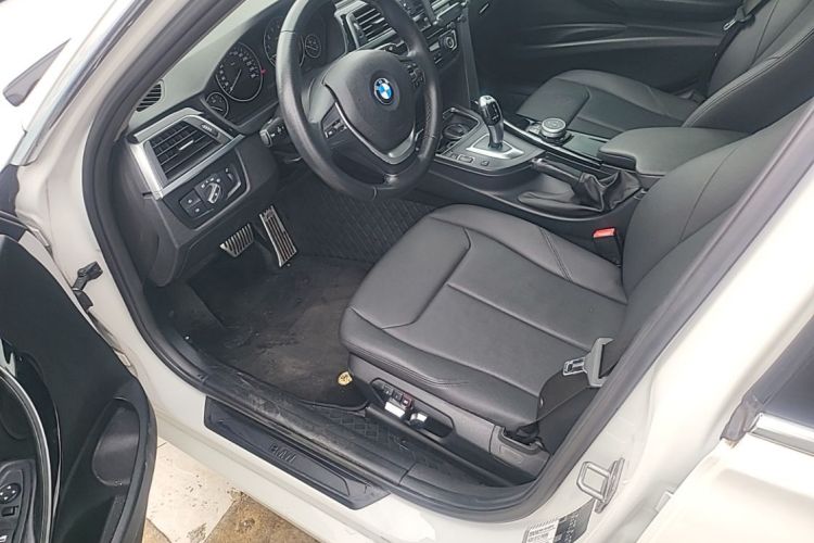 BMW 3 Series 2017 #16 BMW 3 Series 2017 car image #16