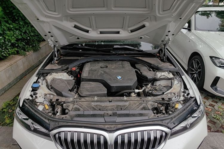 BMW 3 Series 2024 car image #20