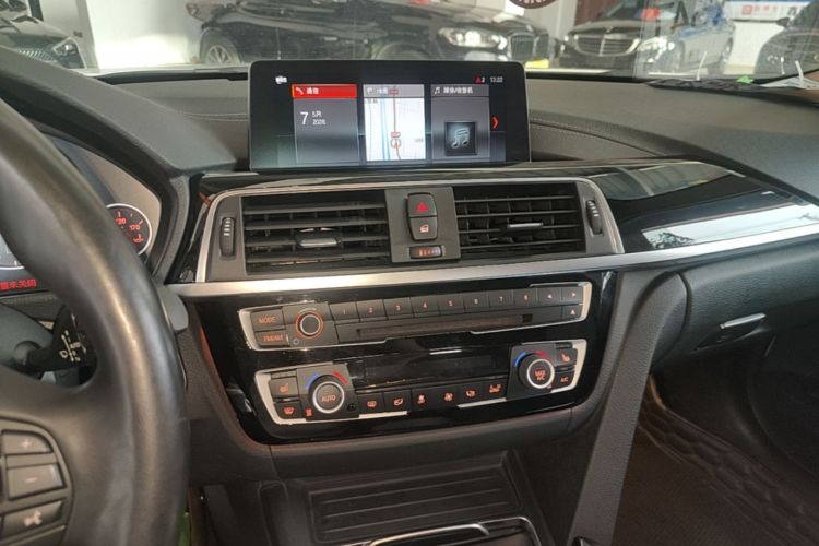 BMW 3 Series 2019 #13 BMW 3 Series 2019 car image #13