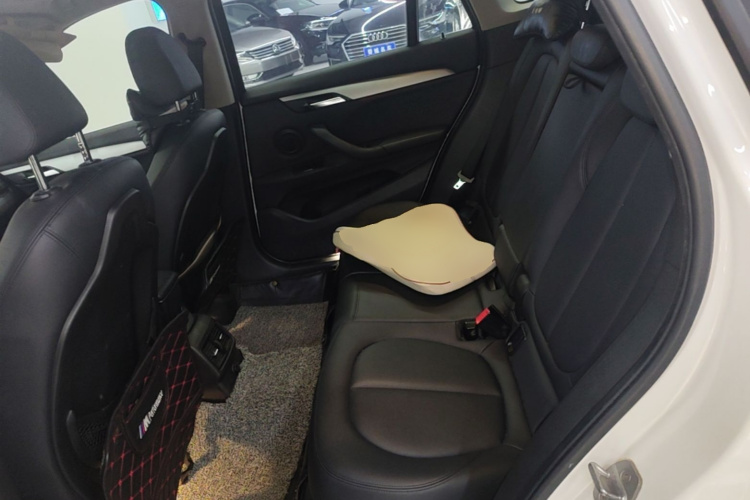 BMW X1 2018 car image #17