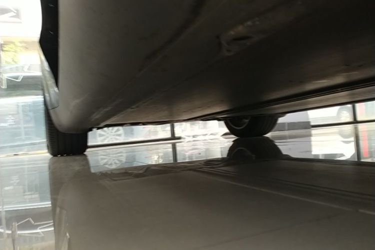 Tesla Model Y 2023 car image #26