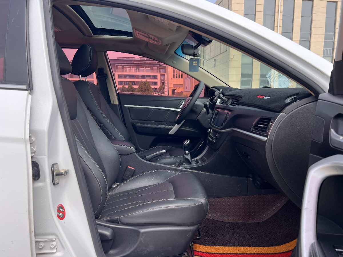GEELY Emgrand 2017 car image #12