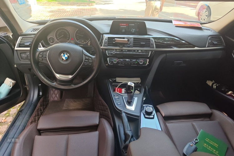BMW 3 Series 2018 car image #11