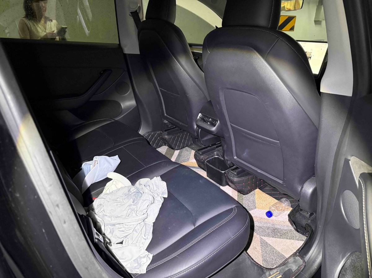 Tesla Model Y 2022 #4 Tesla Model Y 2022 car image #4