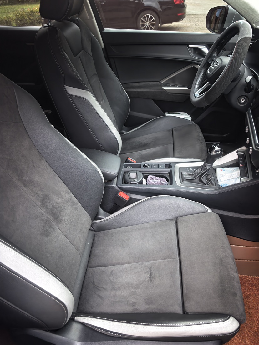 Audi Q3 2022 car image #5