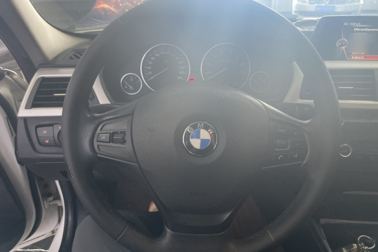 BMW 3 Series 2015 car image #12