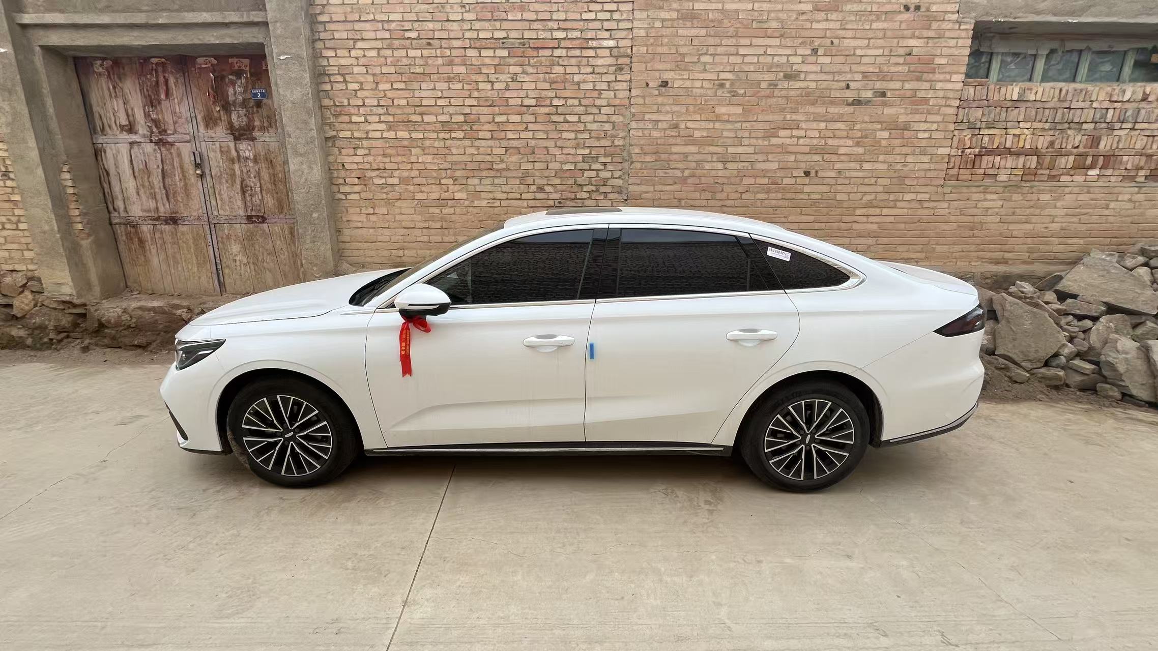 GEELY Emgrand 2026 car image #6