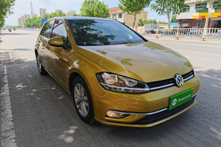 Volkswagen Golf 2019 car image #4