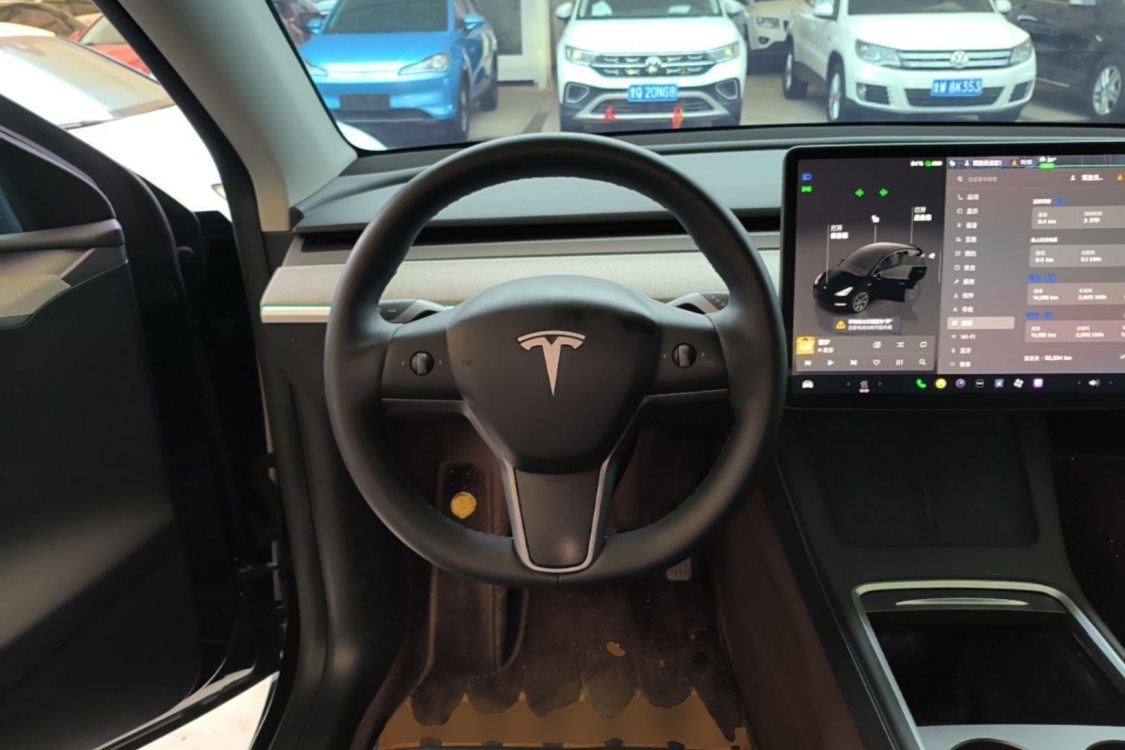 Tesla Model Y 2024 #11 Tesla Model Y 2024 immagine di auto #11