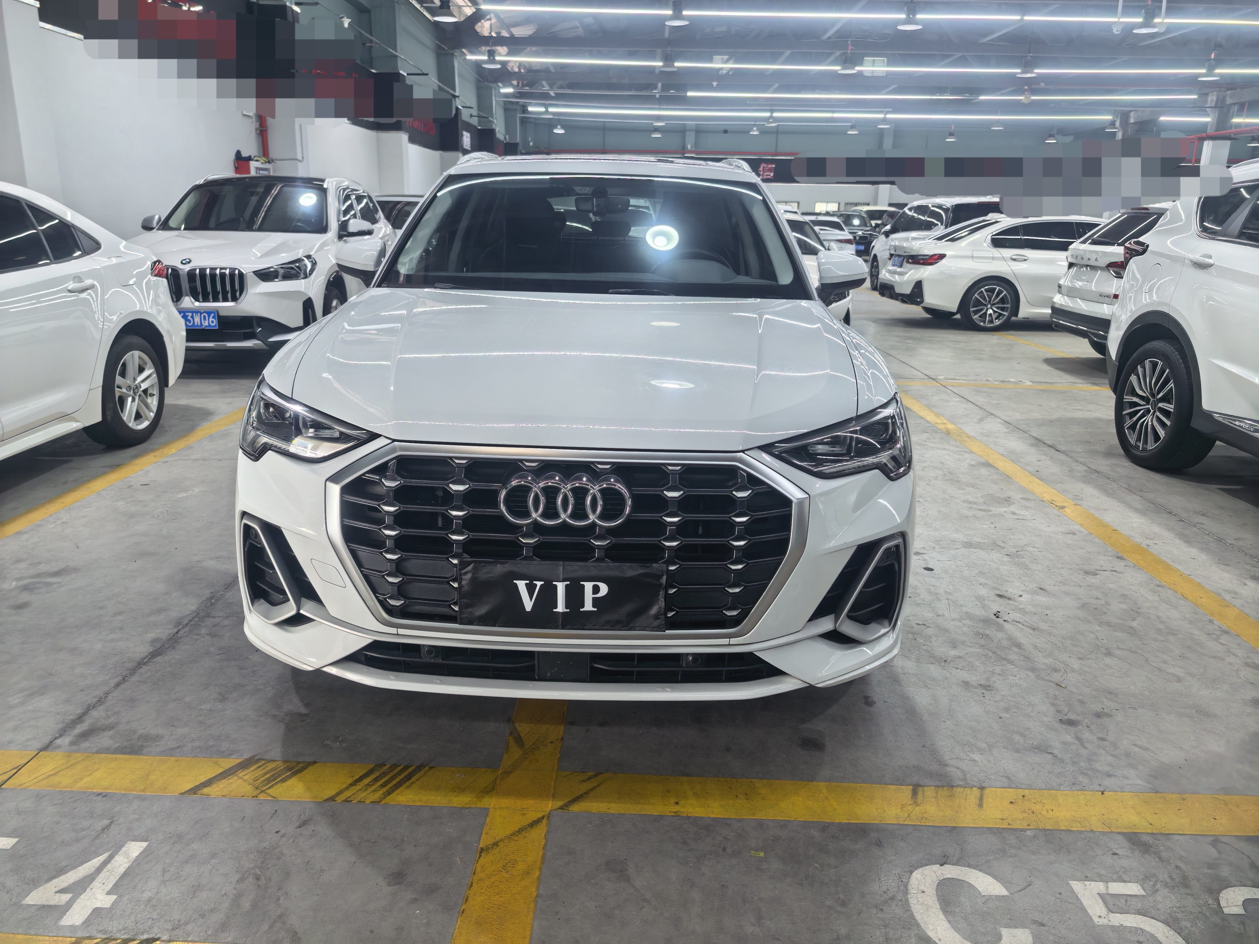 Audi Q3 2022 car image #2