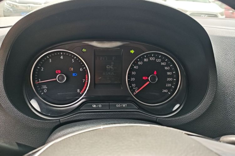 Volkswagen Polo 2017 car image #12