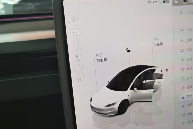 Tesla Model 3 2024 car image #18