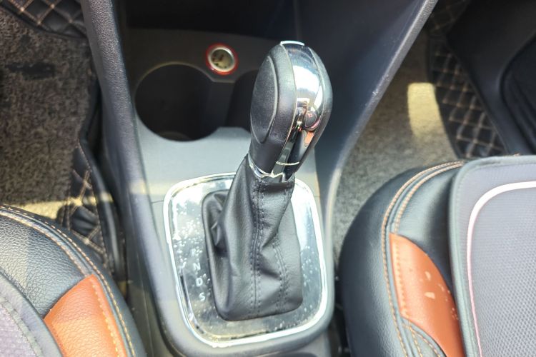 Volkswagen Polo 2017 car image #14