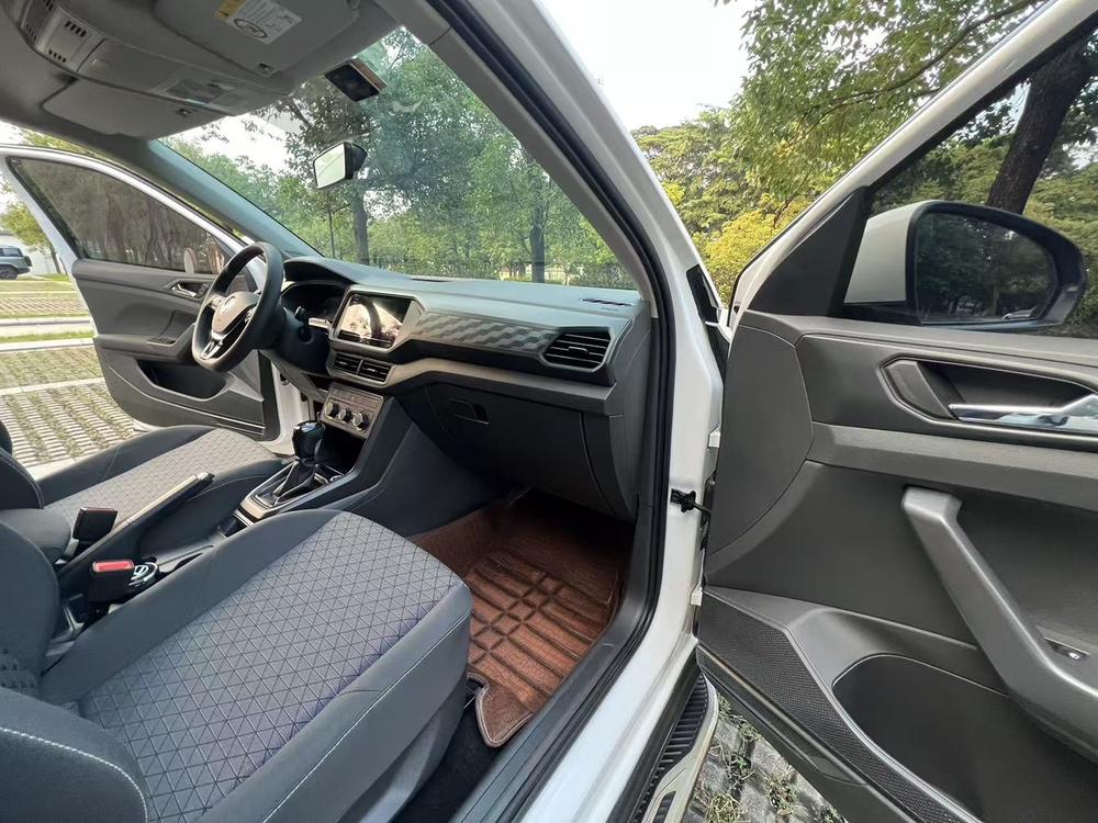 Volkswagen T-Cross 2020 #15 Volkswagen T-Cross 2020 car image #15